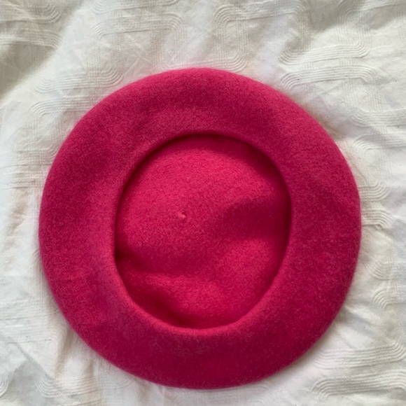 SOLD Beret lot! - Picture 5 of 6